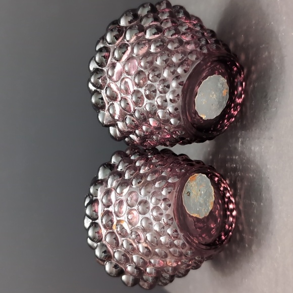 VGT, Purple Hobnail Glass Salt/Pepper Shakers. - Picture 5 of 7